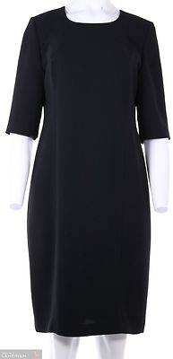 Musta kotelomekko, puolipitkillä hihoilla