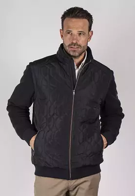 Pre end tummansininen pusakka