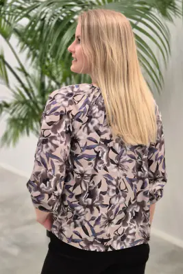 Lasessor LAV nutrian sävyinen kukkakuosinen pusero