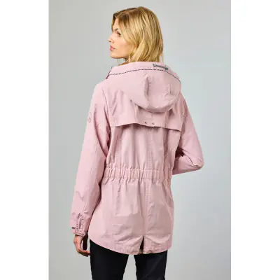 Junge roosan sävyinen kevättakki