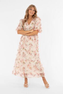 Capri Collection kermansävyinen röyhelömekko hennolla kukkakuosilla