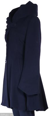 Erich fend näyttävä kellohelmainen musta villakangastakki