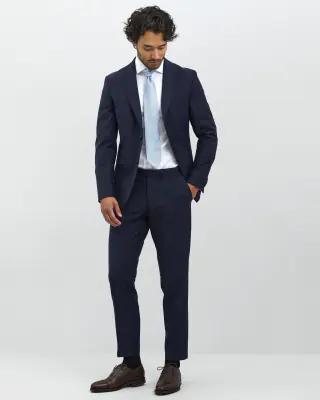 Turo tummansininen athlete fit irtotakki urheilulliselle miehelle