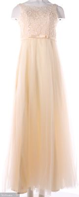 Pitkä tyllihelmainen juhlamekko