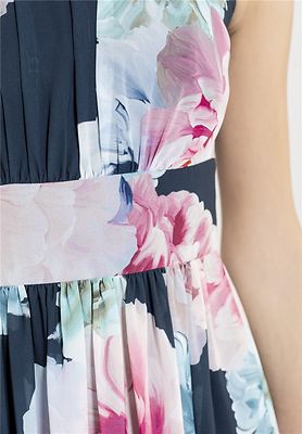 Swing puoli pitkä kukkamekko