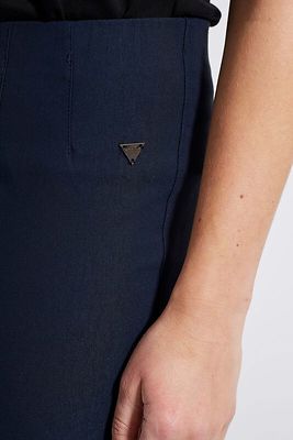 Laurien tummansiniset straight mallin housut pidennetyllä lahkeella