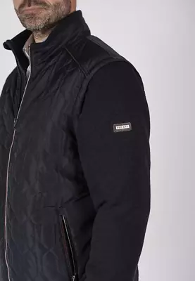 Pre end tummansininen pusakka