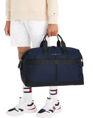 Tommy hilfiger tummansininen viikonloppulaukku