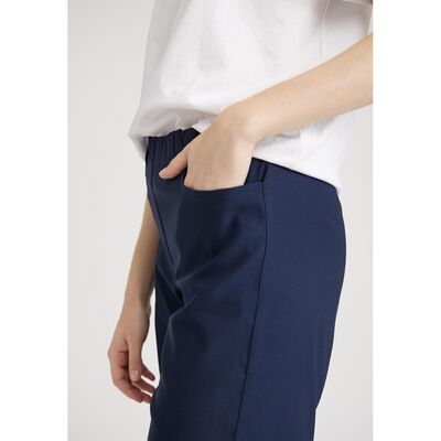 Laurie Donna tummansiniset shortsit