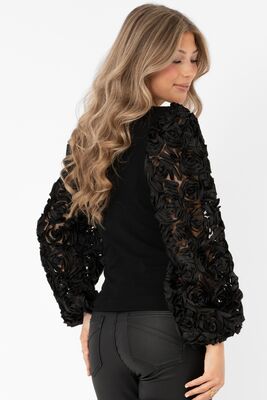 Capri Collection musta pusero näyttävillä hihoilla