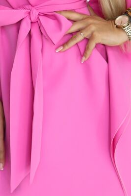 Pinkin sävyinen upea juhlamekko