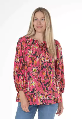 Lasessor korallinen sävyinen kukkapusero