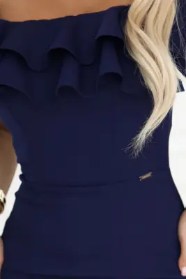 Tummansininen kotelomekko