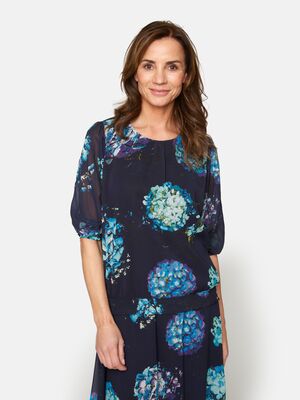 Signature väljästi istuva sifonkipusero