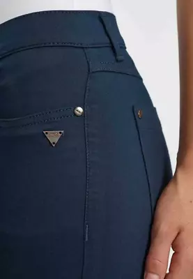 Laurie charlotte regular tummansiniset farkut pidennetyllä lahkeella