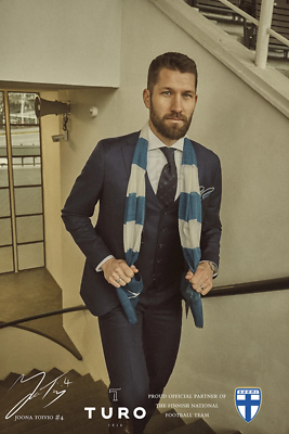 Turo Huuhkajat-yhteistyömalliston tummansininen irtotakki