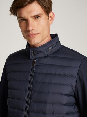 Tommy Hilfiger tummansininen kevytuntuvatakki