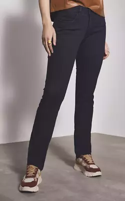 Parami angela siniset farkut