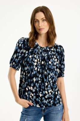 In Front pusero sinisellä kuvioinnilla