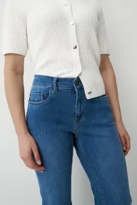 Anna Montana siniset Dina Straight Fit farkut