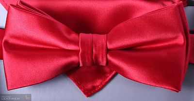 Matex tummanpunainen kiiltäväpintainen rusetti ja taskuliina