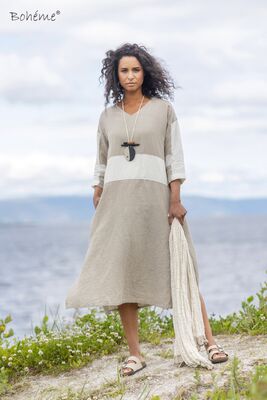 Boheme luonnonvalkoisen ja hiekan sävyinen pellavasekoitemekko