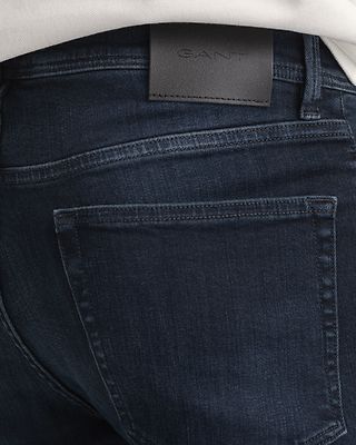 Gant tummansininen slim fit farkku
