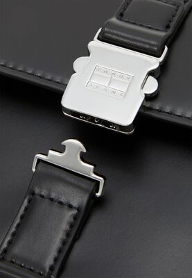 Tommy Hilfiger musta crossover-olkalaukku