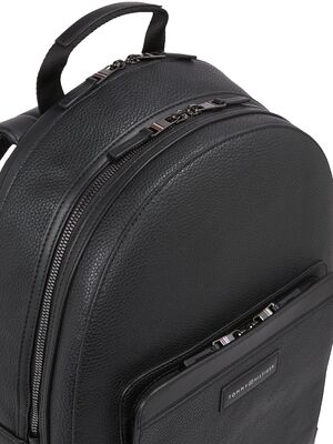 Tommy Hilfiger musta nahkajäljitelmä reppu