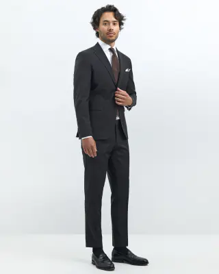 Turo musta athlete fit irtotakki urheilulliselle miehelle