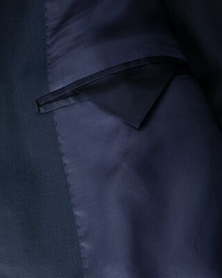 Turo tummansininen athlete fit irtotakki urheilulliselle miehelle