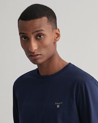 Gant tummansininen pitkähihainen t-paita