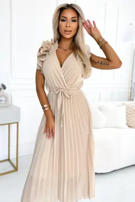 Beigensävyinen juhlamekko röyhelöhihoilla