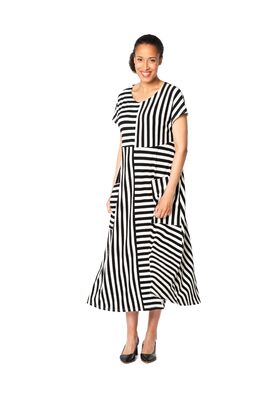 Aino mustavalkoinen hihaton trikoomekko