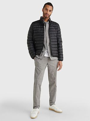 Tommy Hilfiger musta kevytvanupusakka