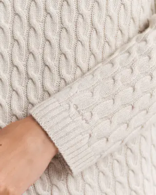 Gant vaalean beigen sävyinen palmikkoneulemekko