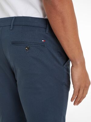 Tommy Hilfiger siniset kapealinjaiset chinot