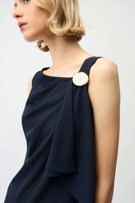 Joseph Ribkoff tummansininen kotelomekko vedostetulla pääntiellä