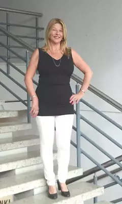 Muotitorppa musta toppi