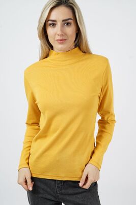 Luonnonvalkoinen trikoo poolo matalalla kauluksella