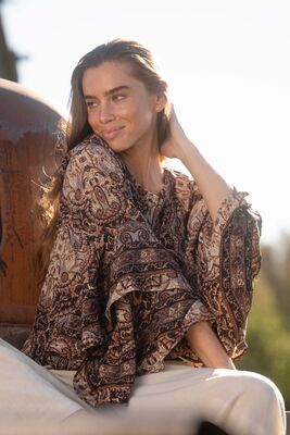 Capri Collection paisley-kuosinen röyhelöhihainen pusero