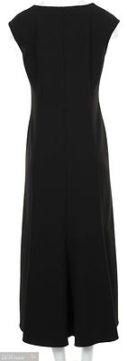 Modelian kotimainen pitkä musta mekko