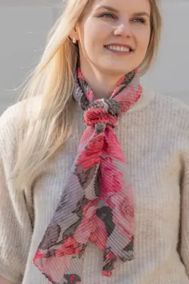 Lasessor Helka pieni pliseerihuivi